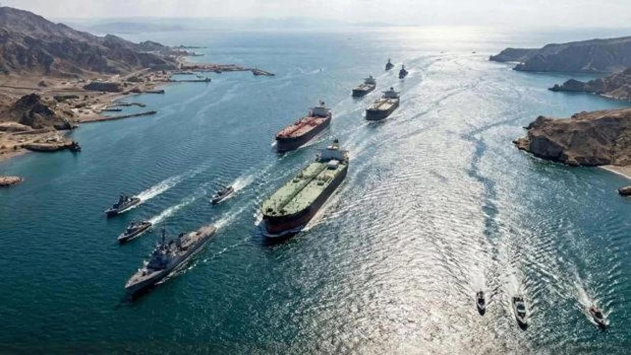 Hürmüz Boğazı’ndaki Çift Abluka Küresel Ekonomiyi Tehdit Ediyor