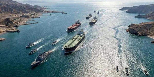 Hürmüz Boğazı’ndaki Çift Abluka Küresel Ekonomiyi Tehdit Ediyor