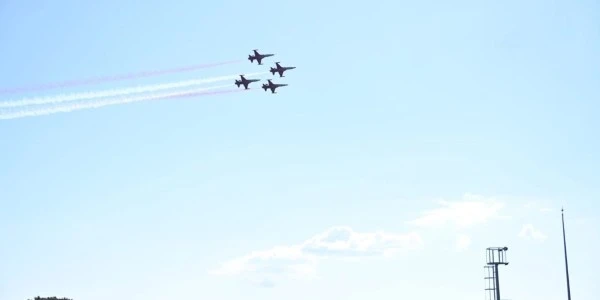 Çanakkale'de 23 Nisan Coşkusu: Türk Yıldızları Gösterisine Yoğun İlgi