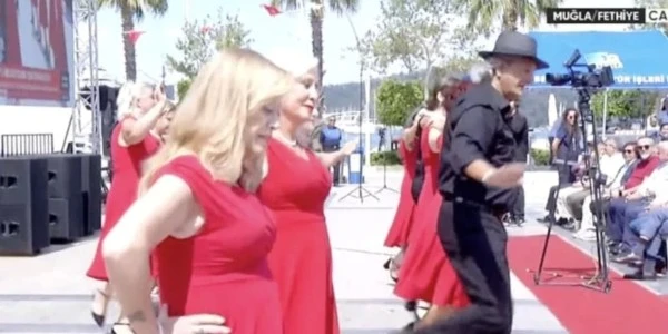 CHP'nin Mehter Protestosu ve Sirtaki Gösterileri Tartışma Yarattı