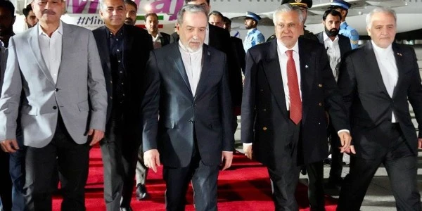 Arakçi Pakistan’da Görüşmelere Başladı: Hürmüz ve ABD Ekseni