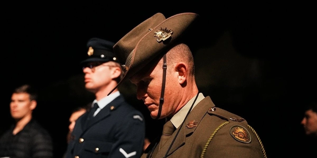 Anzak Koyu'nda Şafak Ayini: Anzak torunları Gelibolu'da buluştu