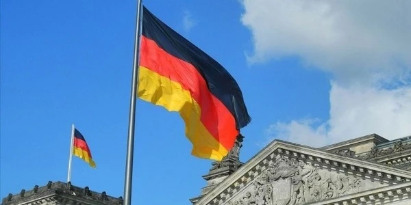 Almanya, Hürmüz Boğazı’ne hazırlık için mayın arama gemisi gönderiyor