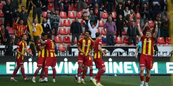 Kayserispor Rizespor'u 2-0 mağlup etti, kümede umutları tazeledi