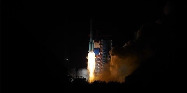 Çin, Pakistan'ın optik yer gözlem uydusunu başarıyla fırlattı