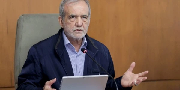 Pezeşkiyan'dan ABD'ye uyarı: Baskı ve kuşatma altında müzakere yok