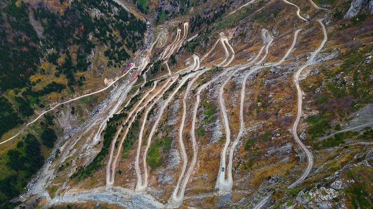 Dünyanın en tehlikeli yolu Türkiye'de: D915 Derebaşı Virajları
