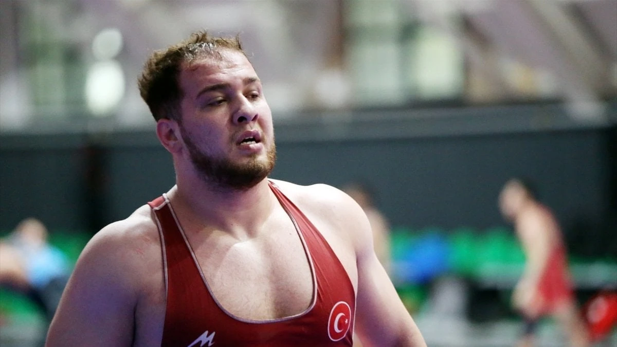 Hakan Büyükçıngıl, Avrupa Güreş Şampiyonası'nda bronz aldı