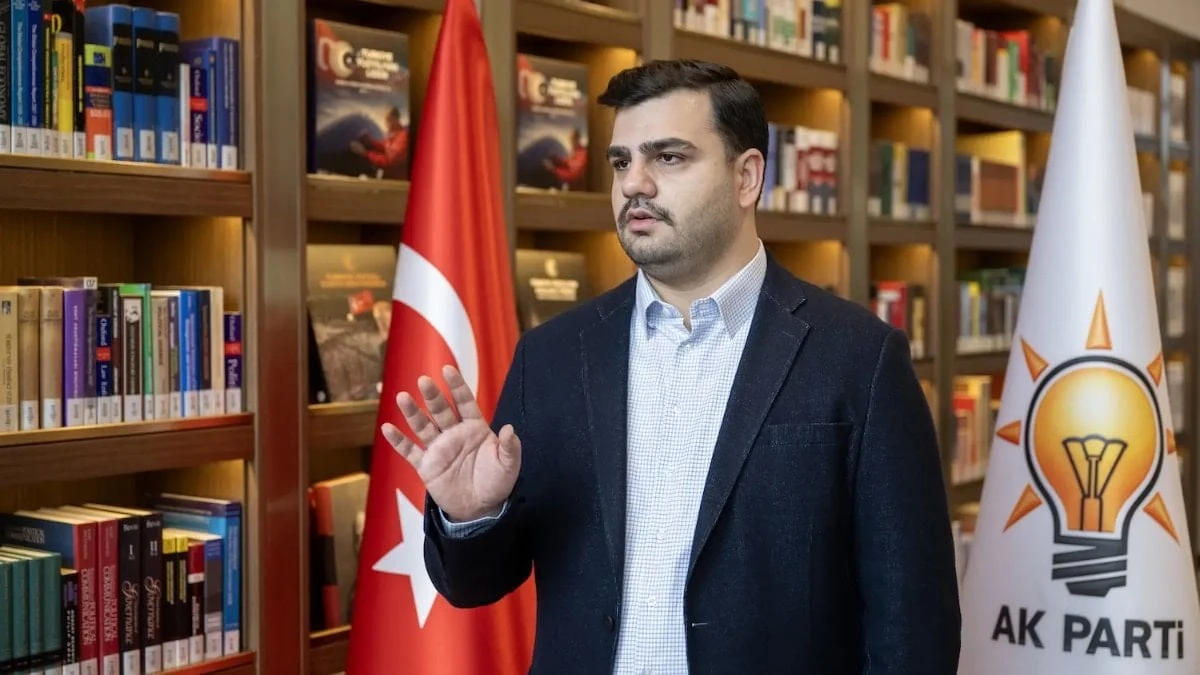 Eyyüp Kadir İnan: Parti logosuyla ayrıcalık kabul edilemez