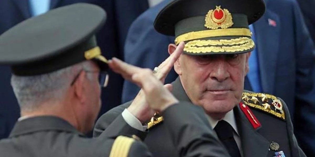 Demokraside kara leke: 27 Nisan e-muhtırasının üzerinden 19 yıl