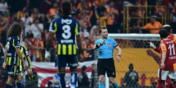 Derbide kart yağmuru: Birçok isim gelecek hafta cezalı