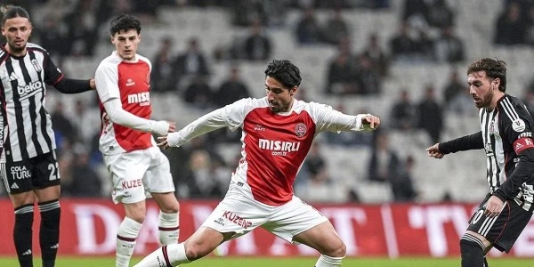 Beşiktaş – Fatih Karagümrük: Tüpraş Stadı'nda kontrollü ve sert mücadele