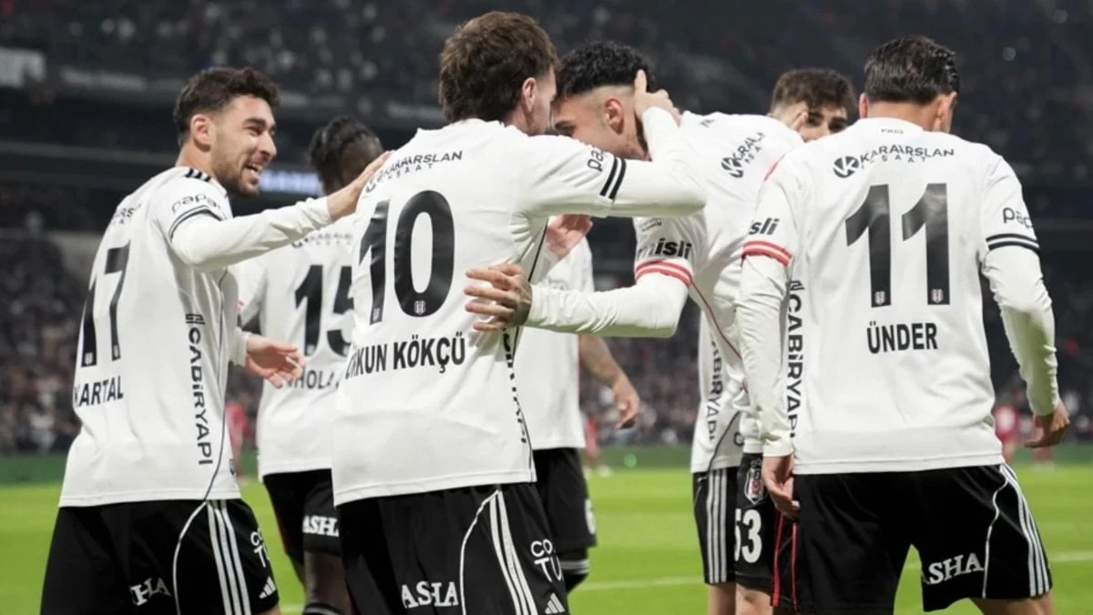 Beşiktaş'ta fırsat derbilerle kaçtı, lig hedefi zora girdi