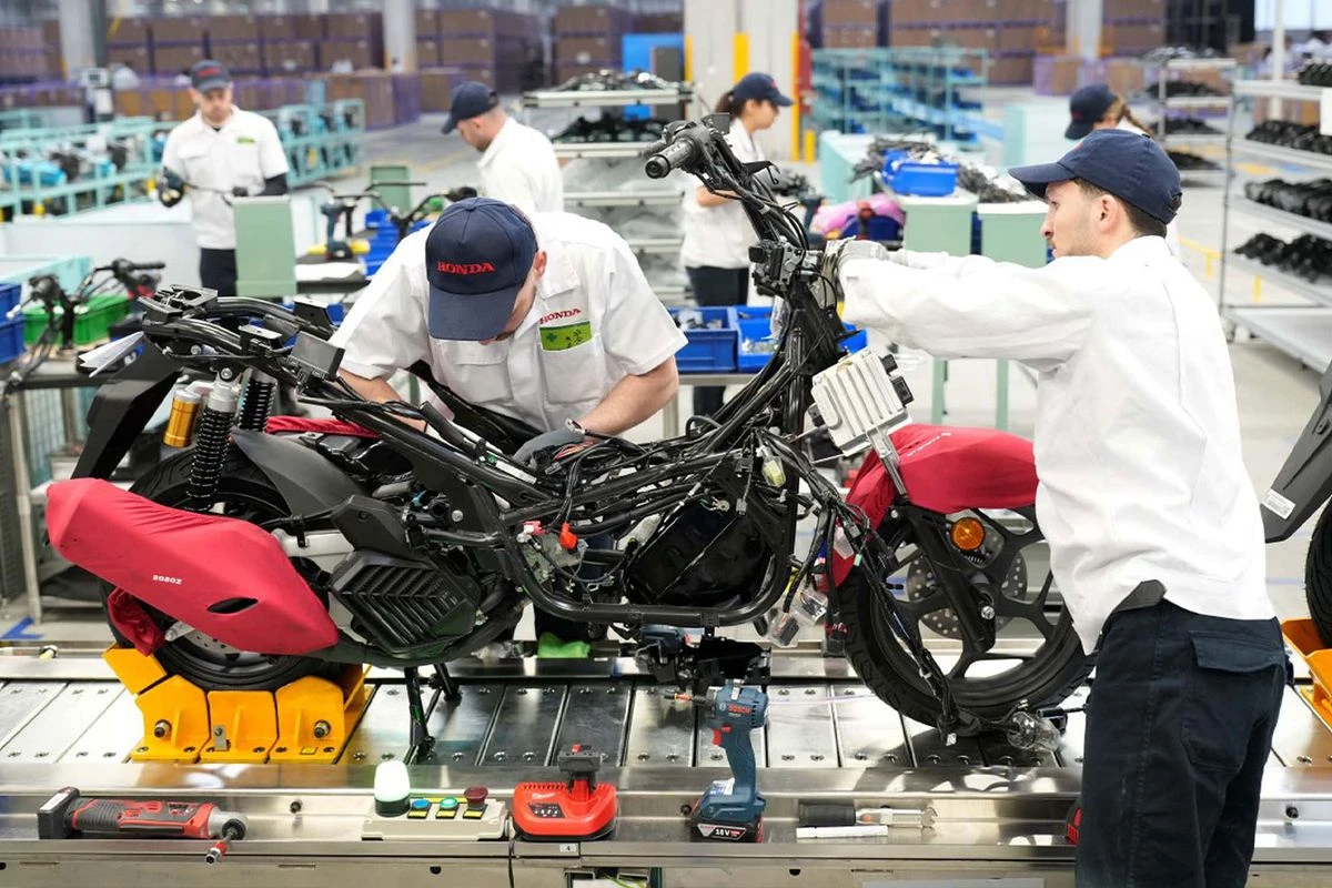 Honda Türkiye İzmir Aliağa'da 100 bin kapasiteli fabrika açtı