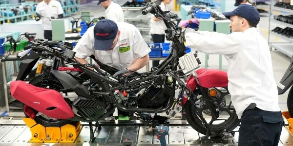 Honda Türkiye İzmir Aliağa'da 100 bin kapasiteli fabrika açtı