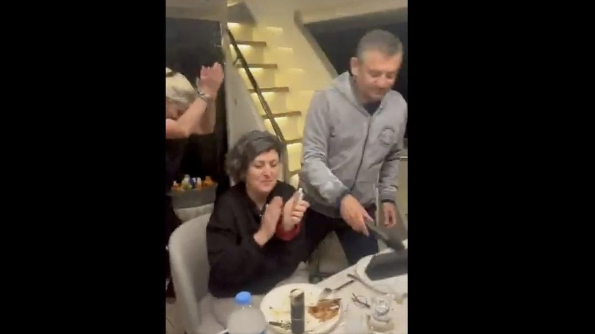 Özgür Özel ve Kurmaylarının Göcek'te Lüks Tekne Eğlencesi Anları