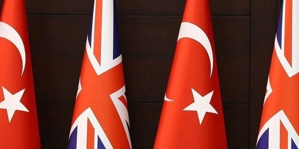Türkiye ve İngiltere Arasında Stratejik Ortaklık Belgesi İmzalandı