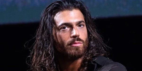 Can Yaman imajını değiştirdi: Sakalsız hali sosyal medyayı böldü