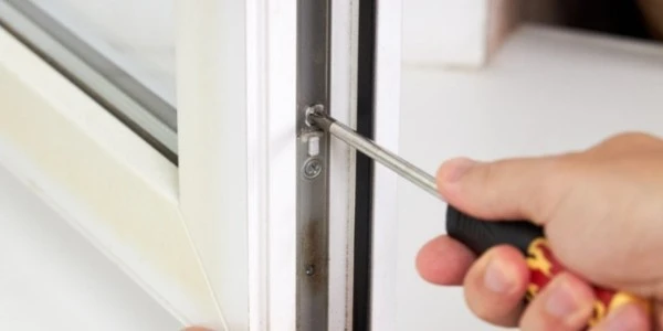 Pencerelerdeki 'yaz' ayarı: Isıyı ve gürültüyü dışarıda tutun.