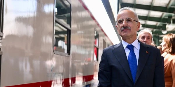 Tiyatro Treni 4 Mayıs'ta Ankara'dan Yola Çıkıyor: 16 Günlük Sanat Yolculuğu