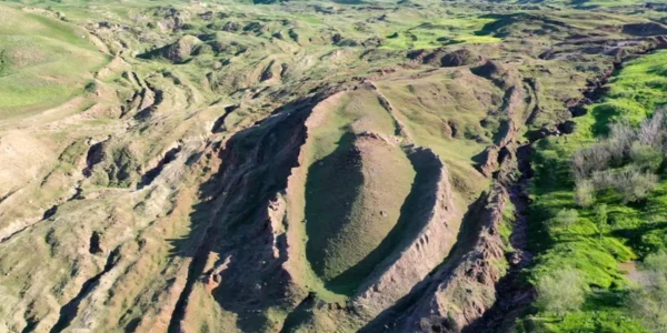 Ağrı Dağı'nın Altında 'Koridor ve Tünel' İddiası: Nuh'un Gemisi Tartışması Yeniden Gündemde
