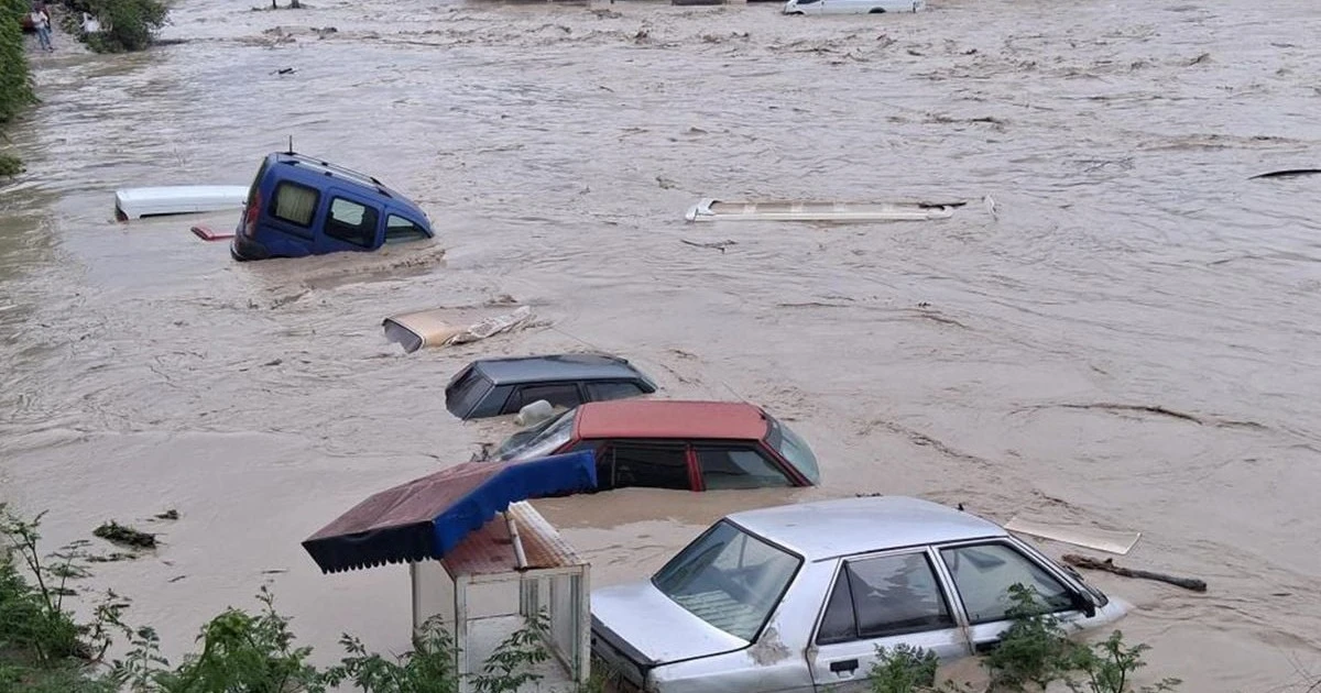 Havza'da sağanak ve sele bağlı taşkınlar nedeniyle eğitime ara verildi