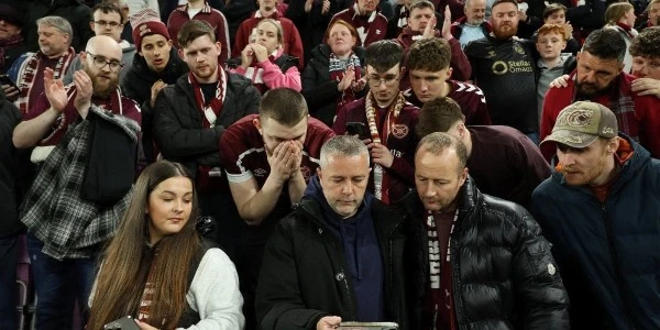 İskoçya'da şampiyonluk son haftada: Celtic - Hearts eşleşmesi