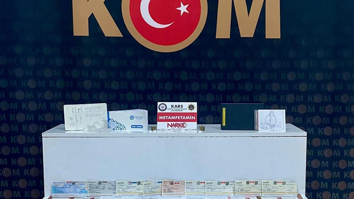 Kars'ta tefecilik operasyonu: 21.7 milyon TL değerinde çek ve senet ele...
