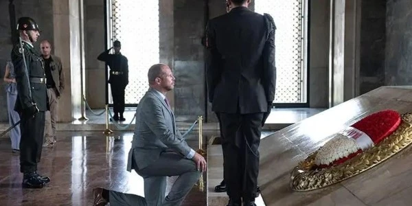 Belçika Bakanı Francken: Anıtkabir'de diz çöktüm, yine yaparım