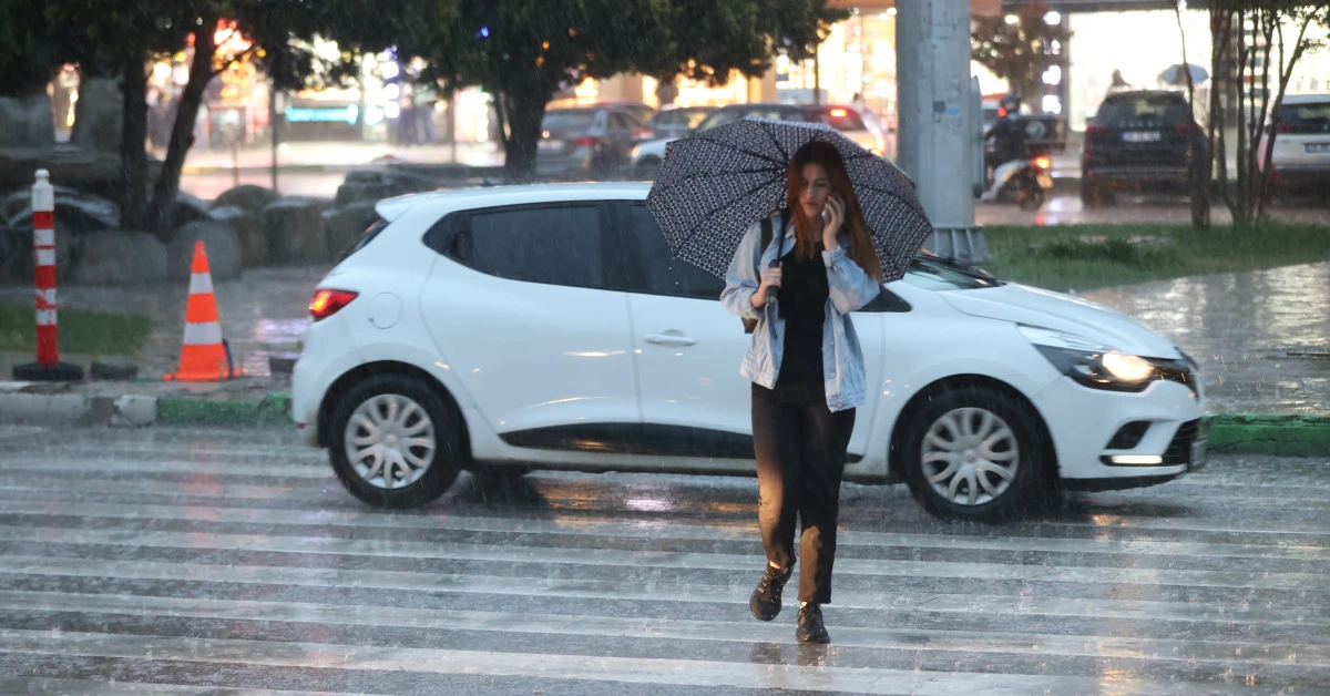 Meteoroloji'den son dakika: 39 ilde sağanak ve fırtına alarmı