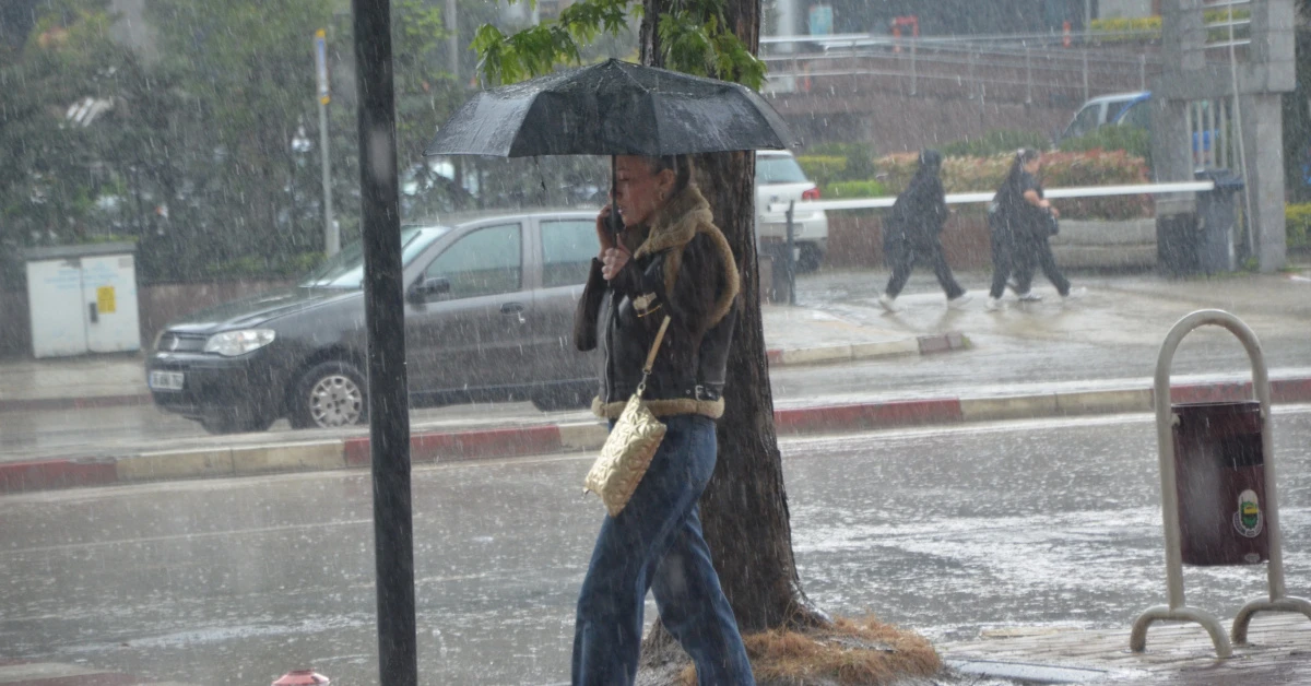 Meteoroloji: Kuvvetli sağanak ve fırtına — 11 ilde sarı kod