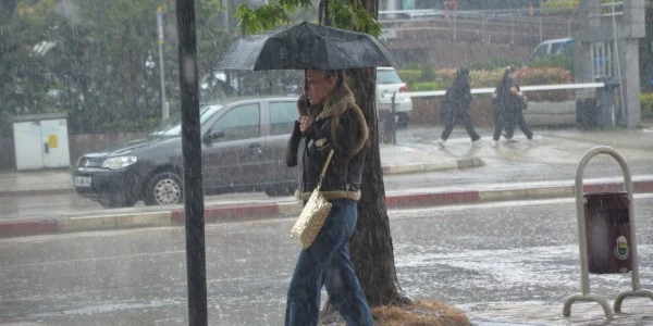Meteoroloji: Kuvvetli sağanak ve fırtına — 11 ilde sarı kod