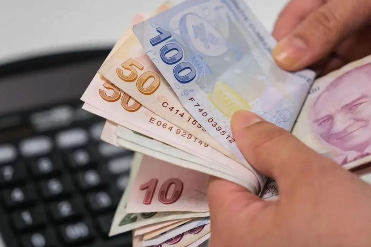 Enflasyon tahmini yükseldi: Emekli ve memura beklenen zam oranları