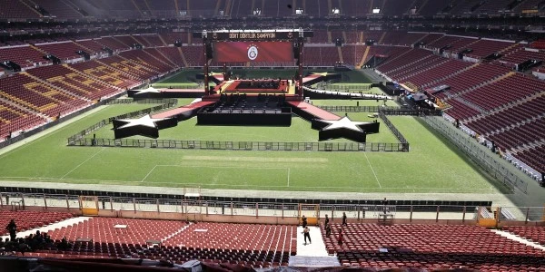 Galatasaray 26. şampiyonluğunu RAMS Park'ta coşkuyla kutluyor