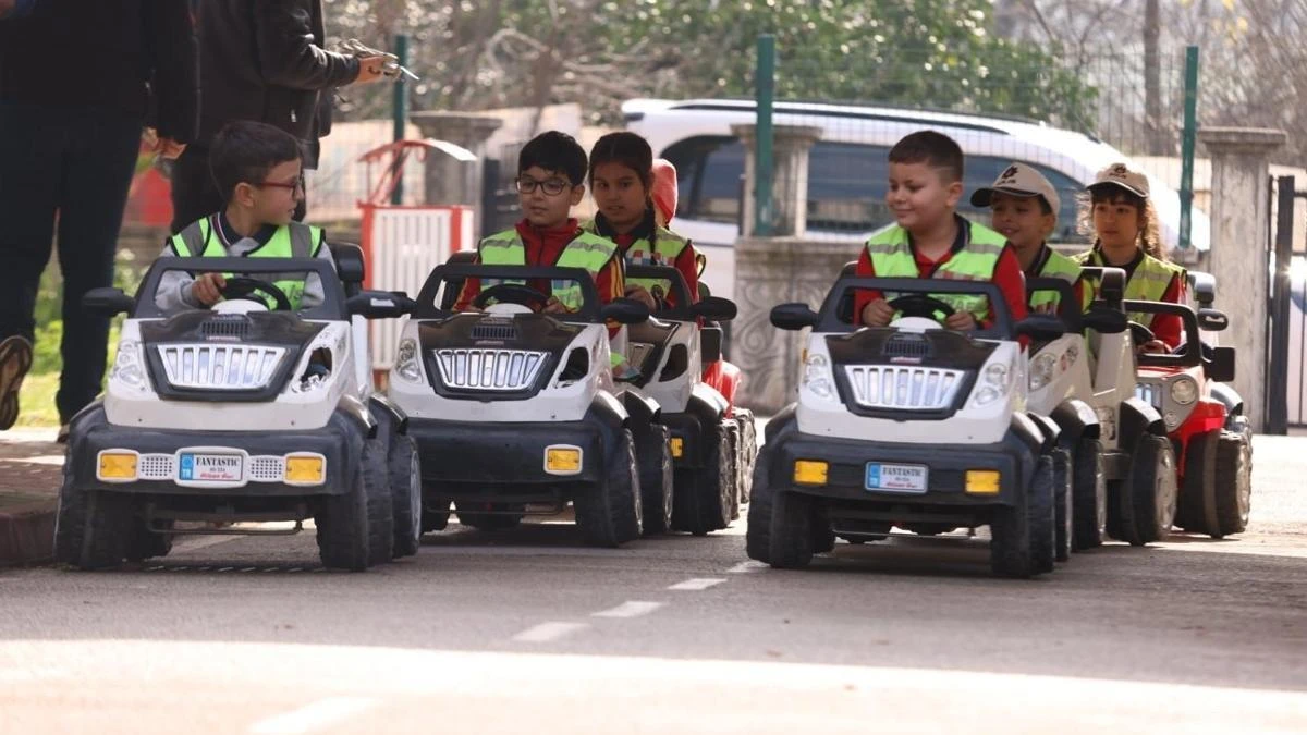 İlkadım Belediyesi'nde minikler trafik kurallarını eğlenerek öğreniyor