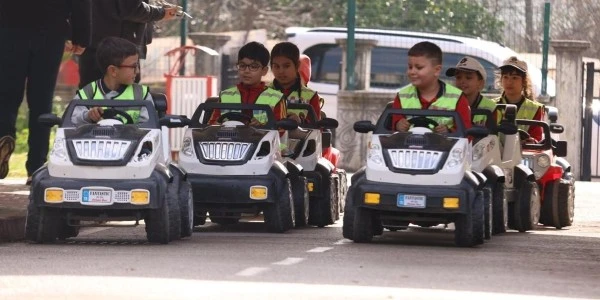 İlkadım Belediyesi'nde minikler trafik kurallarını eğlenerek öğreniyor