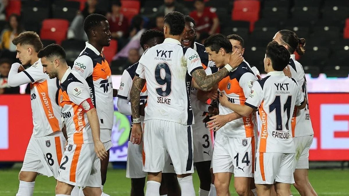 Başakşehir Gaziantep'te 2-1 galip; sezonu 5. sırada tamamladı