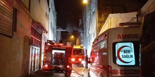 Bursa'da tekstil atölyesinde gece yangını kontrol altına alındı