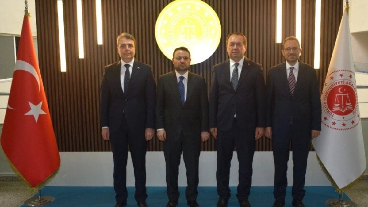 Akın Gürlek Kocaeli Adliyesi’ni ziyaret etti, projeler sunuldu