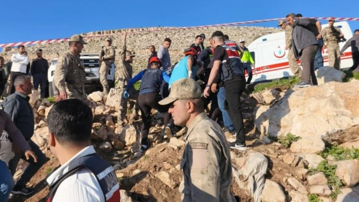 Siirt'te traktör devrildi: 2 kuzen hayatını kaybetti