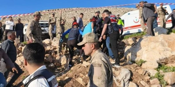 Siirt'te traktör devrildi: 2 kuzen hayatını kaybetti