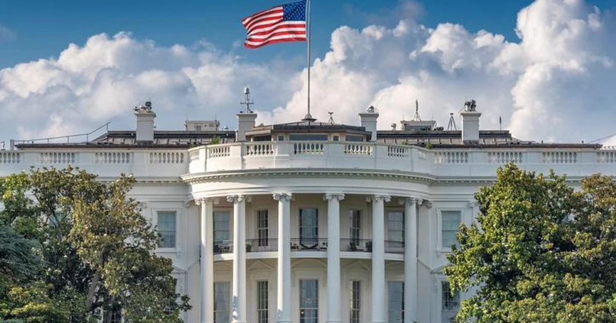 Trump, Beyaz Saray'ın Güney Çimliği'ne helikopter pisti düşünüyor