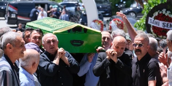 Mevlüt Çavuşoğlu'nun kardeşi Aydın Çavuşoğlu toprağa verildi