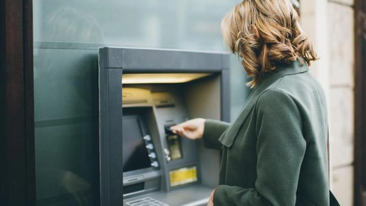 ATM kartı yutarsa ne yapmalı? Uzmanlardan önemli uyarılar