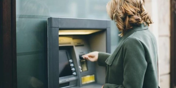 ATM kartı yutarsa ne yapmalı? Uzmanlardan önemli uyarılar
