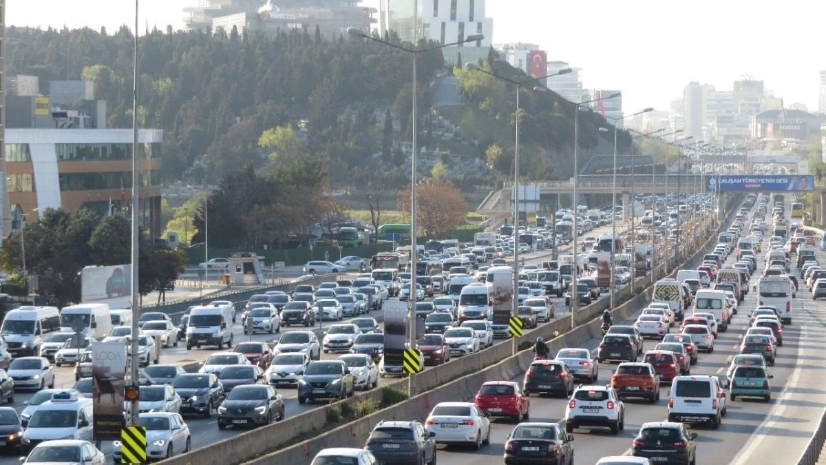 İstanbul'da Sağanak ve Final Etkisiyle Trafik %89'a Yükseldi