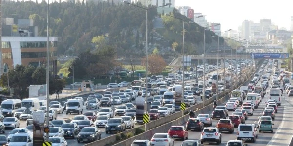 İstanbul'da Sağanak ve Final Etkisiyle Trafik %89'a Yükseldi