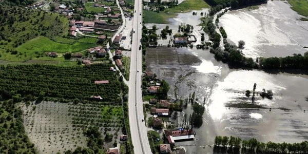 Tokat Turhal'da sel: Evler ve tarım arazileri sular altında