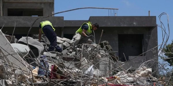 İsrail, Lübnan güneyinde sağlık merkezini vurarak 4 kişiyi öldürdü