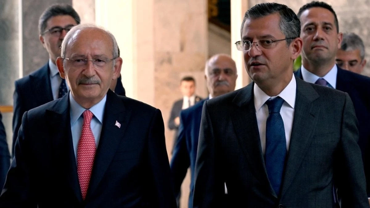 Kılıçdaroğlu ile Özgür Özel telefonda görüştü: Kurultay süreci konuşuldu